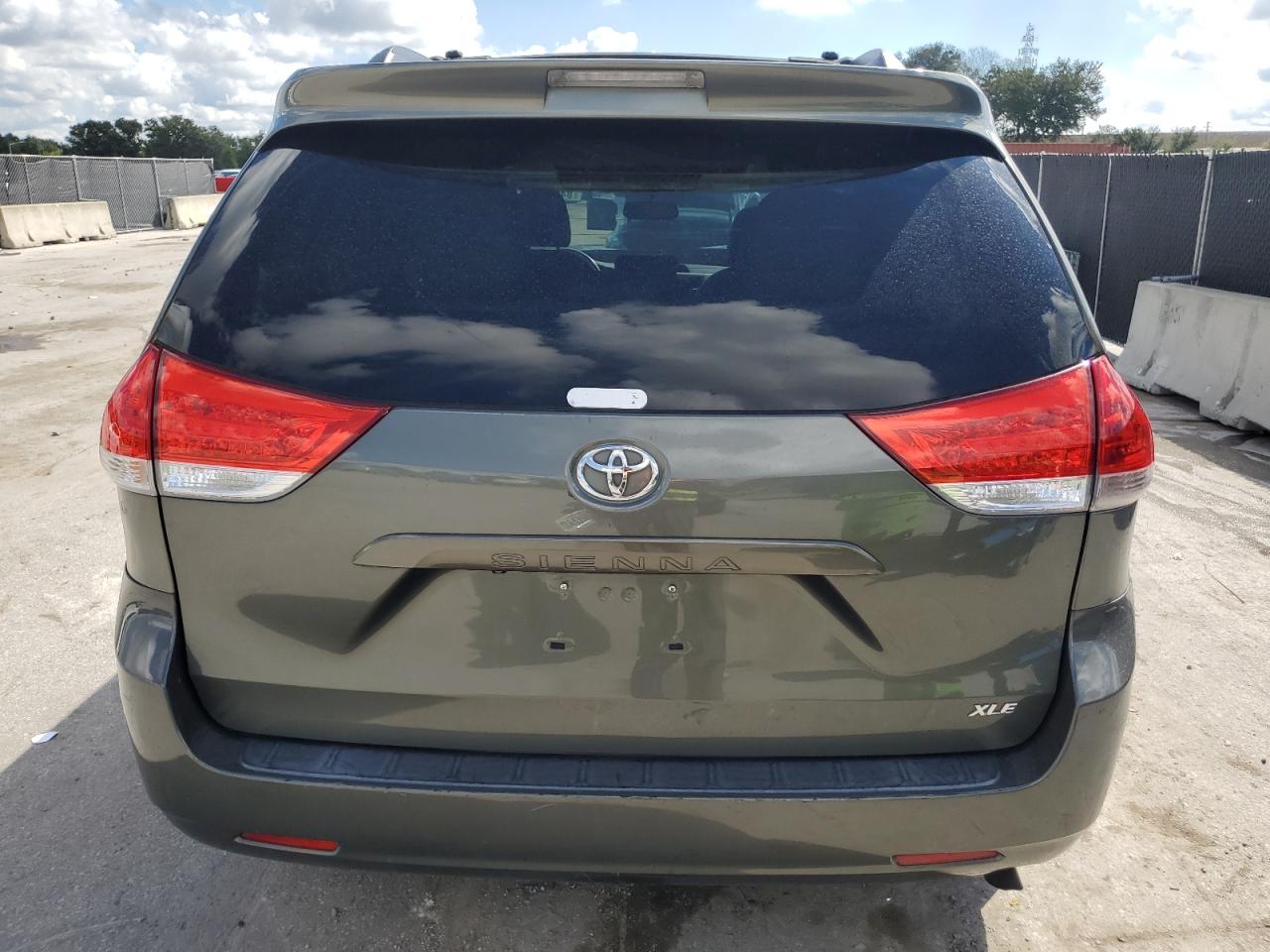 2013 Toyota Sienna Xle VIN: 5TDYK3DC8DS281566 Lot: 84259815