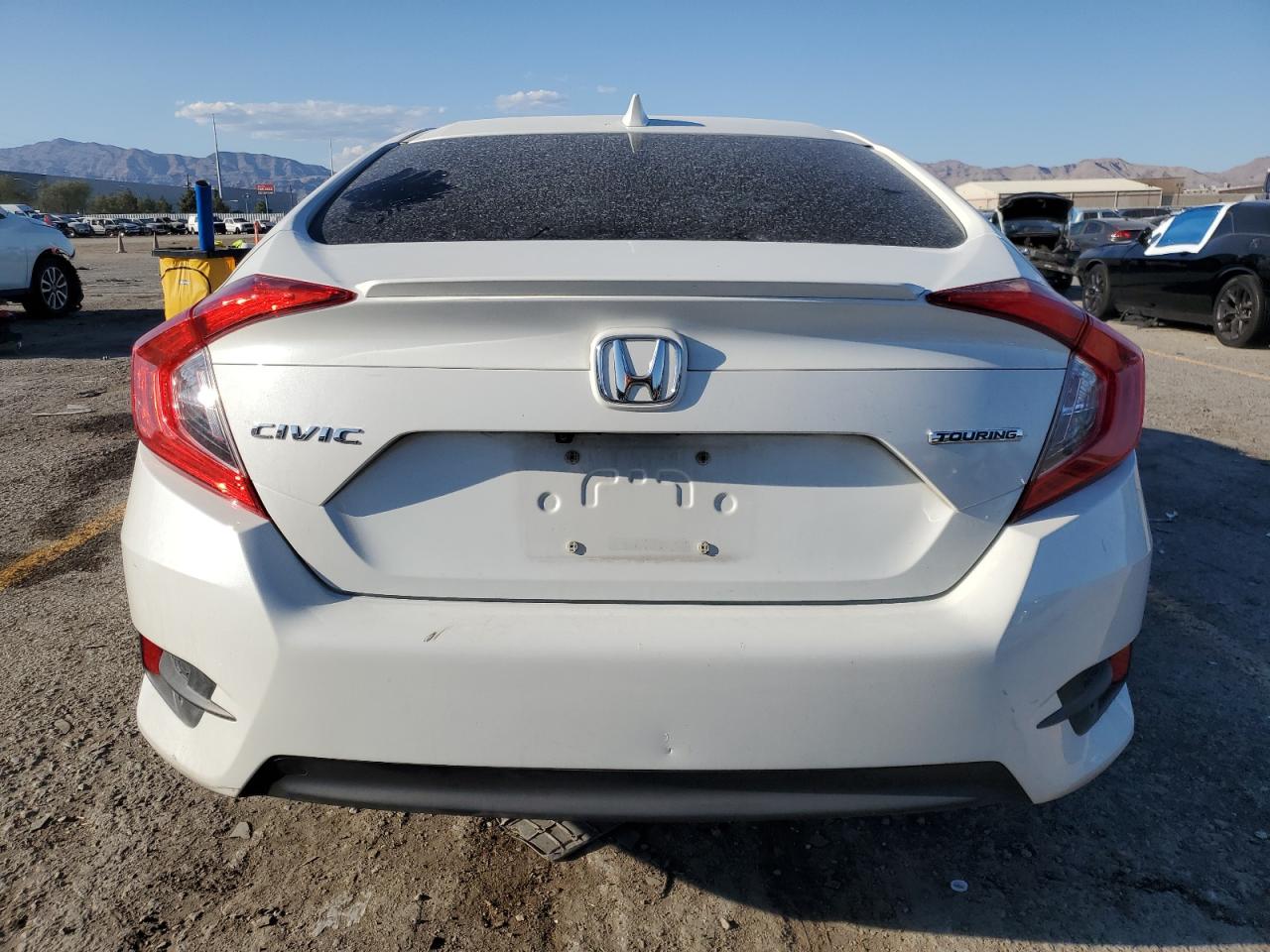 2018 Honda Civic Touring VIN: JHMFC1F94JX037007 Lot: 80880105