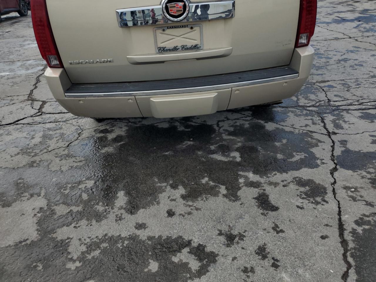 2007 Cadillac Escalade Luxury VIN: 1GYEC63897R270670 Lot: 81708225