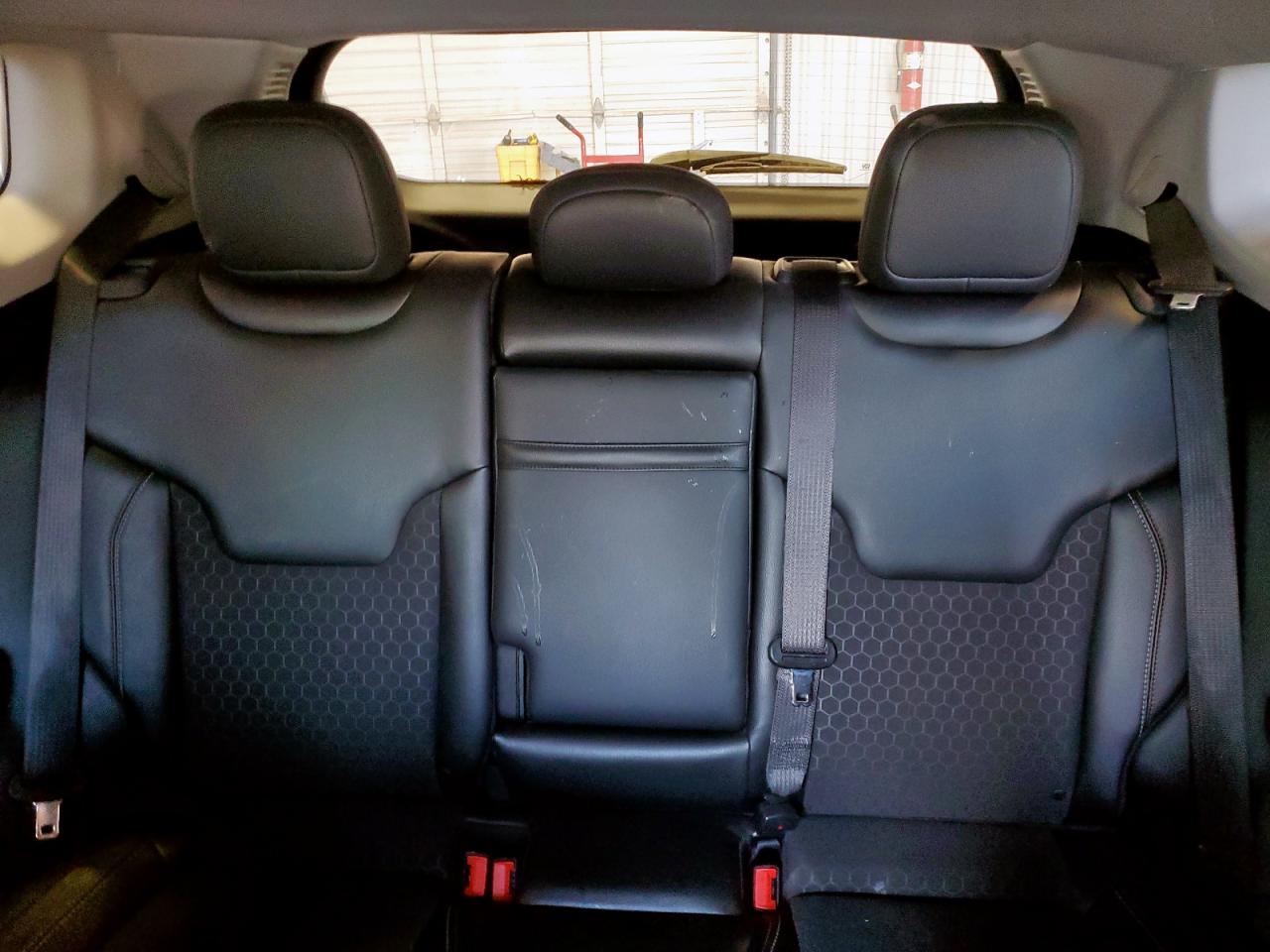 2018 Jeep Compass Latitude VIN: 3C4NJCBBXJT240907 Lot: 80913755