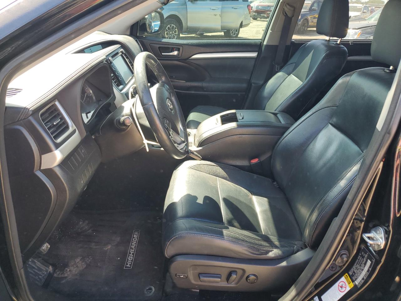 2015 Toyota Highlander Xle VIN: 5TDJKRFH0FS144864 Lot: 84281325