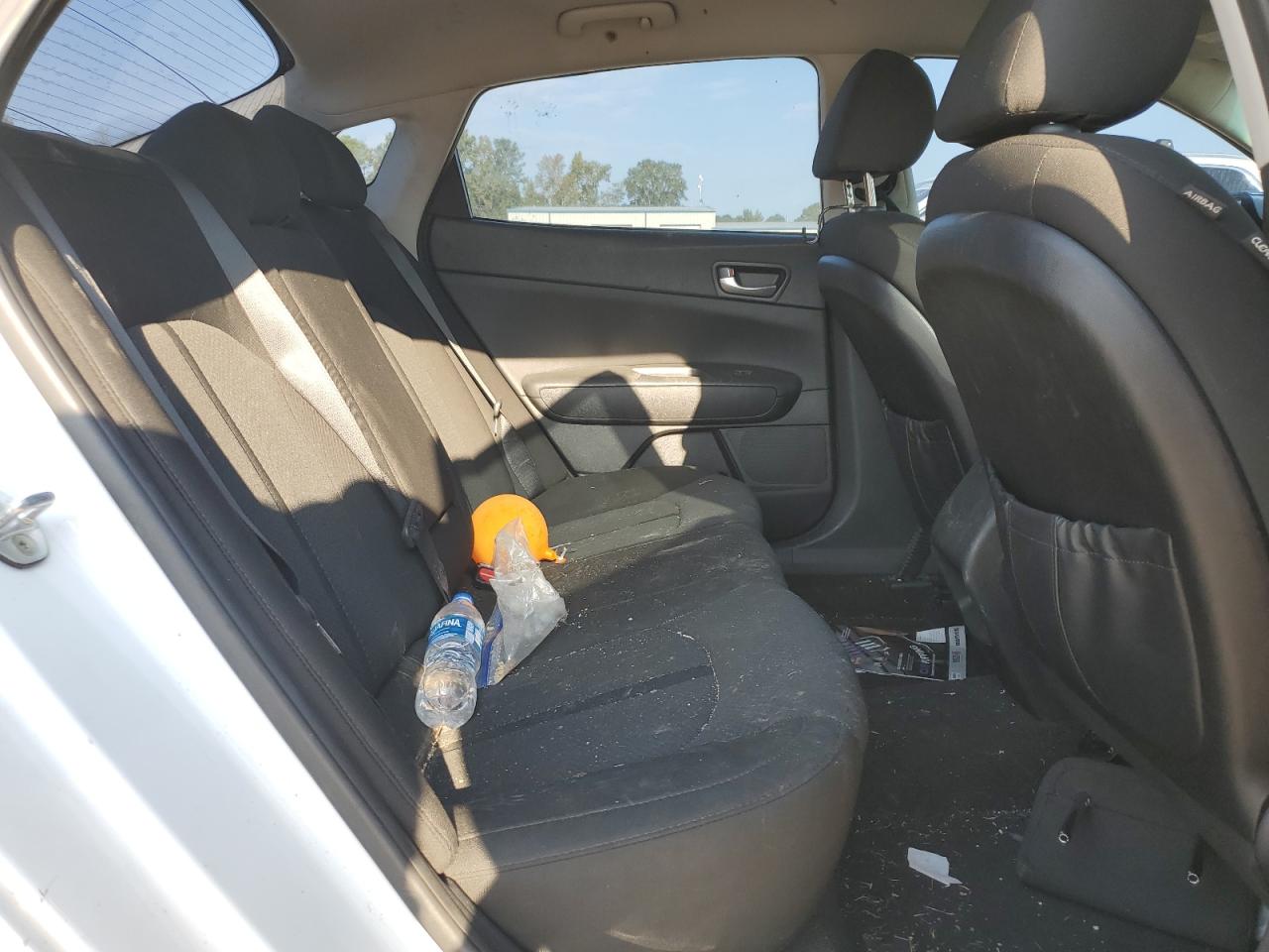 2017 Kia Optima Lx VIN: 5XXGT4L33HG124048 Lot: 81237085