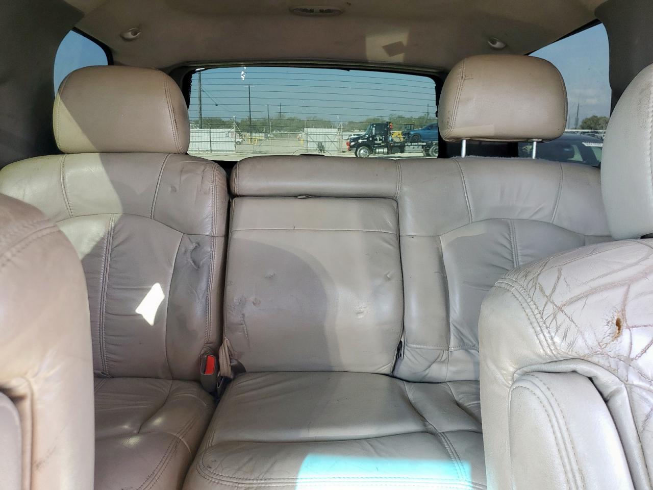 2001 Chevrolet Tahoe C1500 VIN: 1GNEC13T61R105705 Lot: 80744075