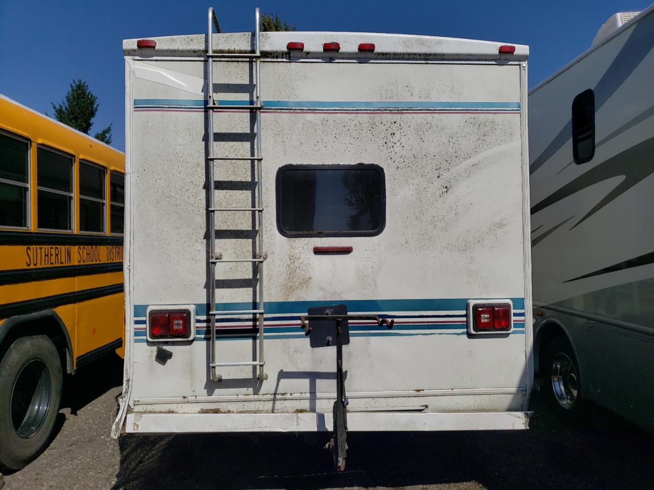 2000 Ford E-350 Cutaway Standard VIN: 1FDWE35S6YHA10208 Lot: 43421169