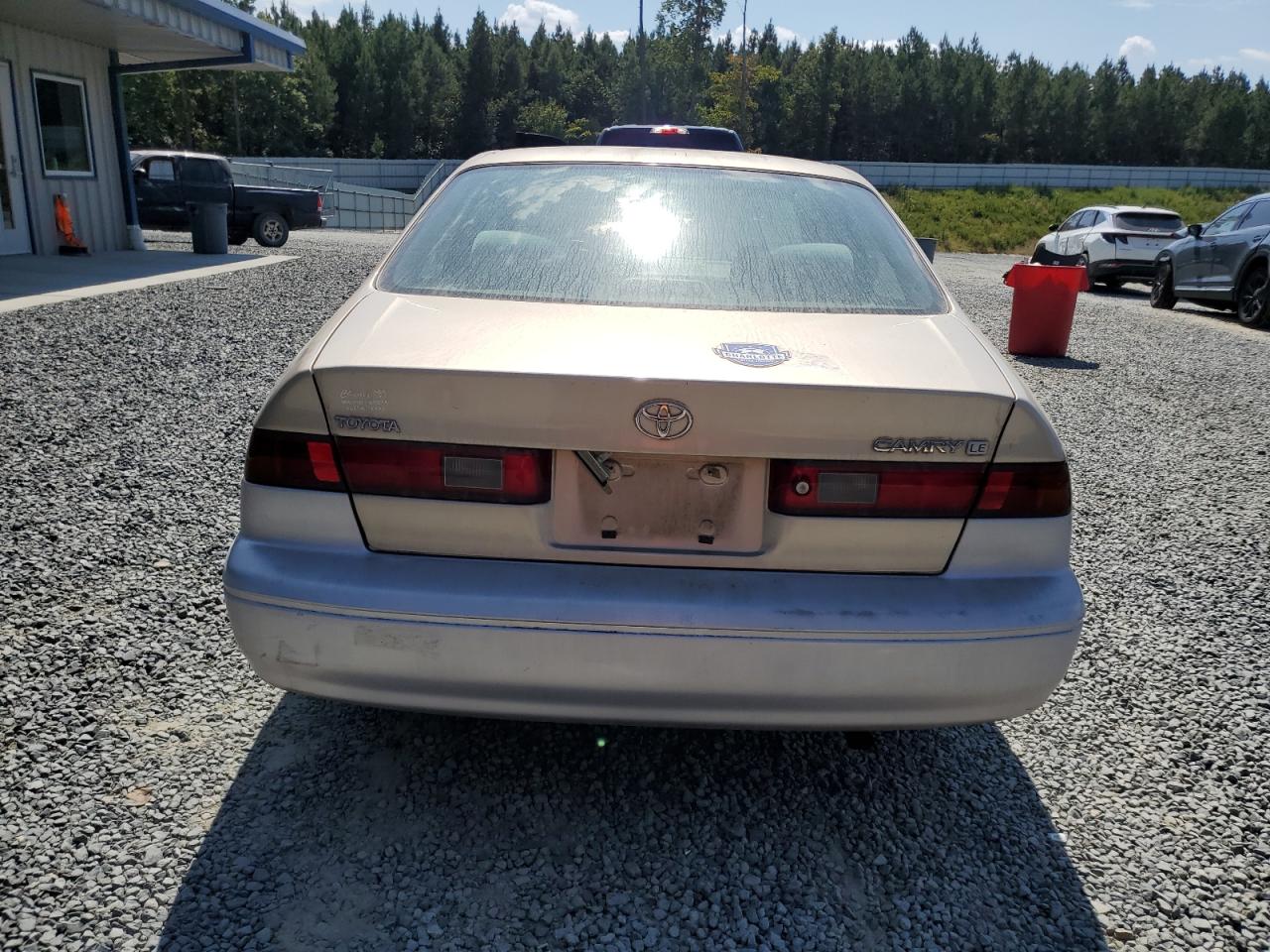 1999 Toyota Camry Le VIN: JT2BG22K2X0274463 Lot: 81400995