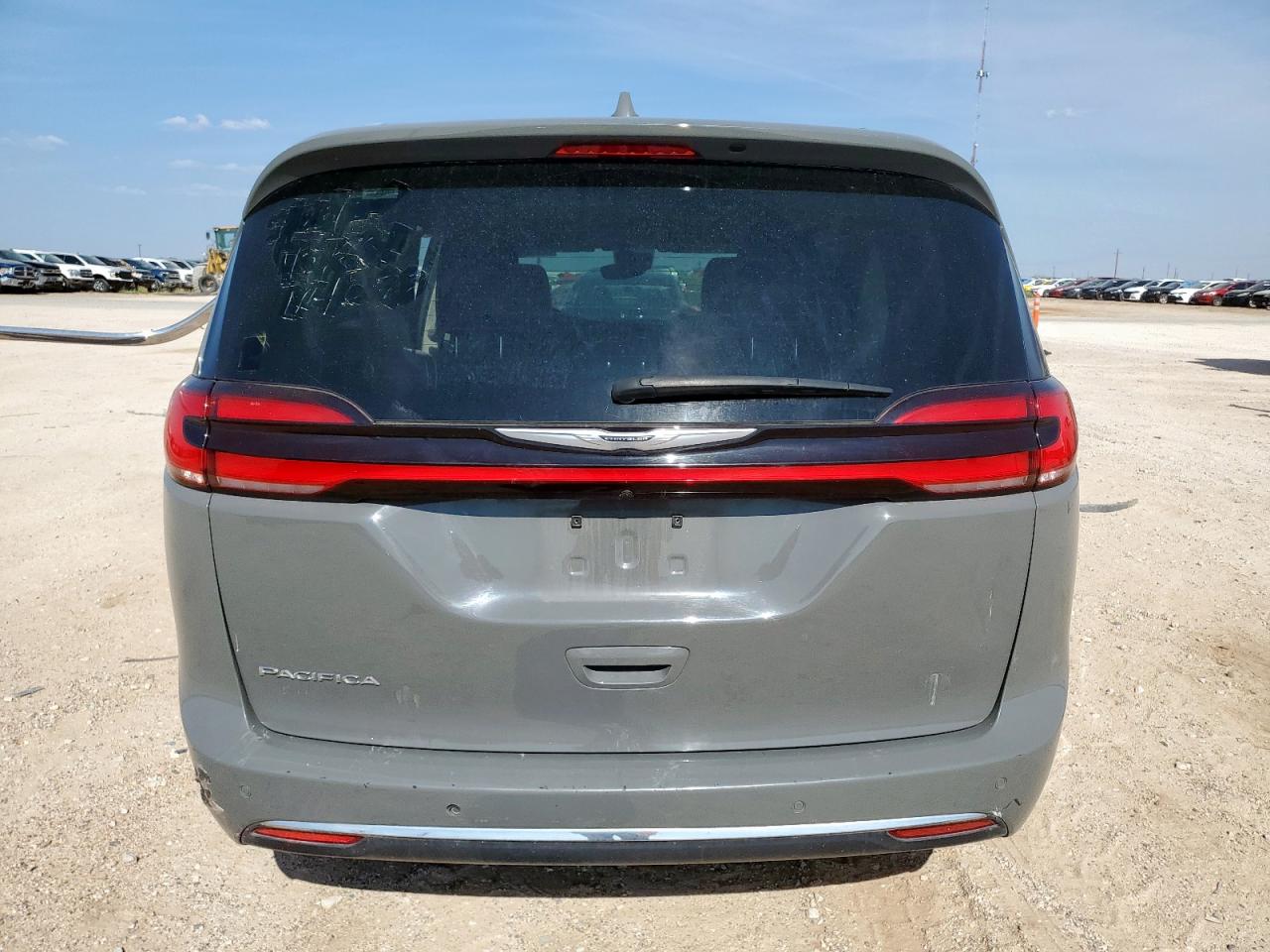 2022 Chrysler Pacifica Touring L VIN: 2C4RC1BG0NR138780 Lot: 70904565