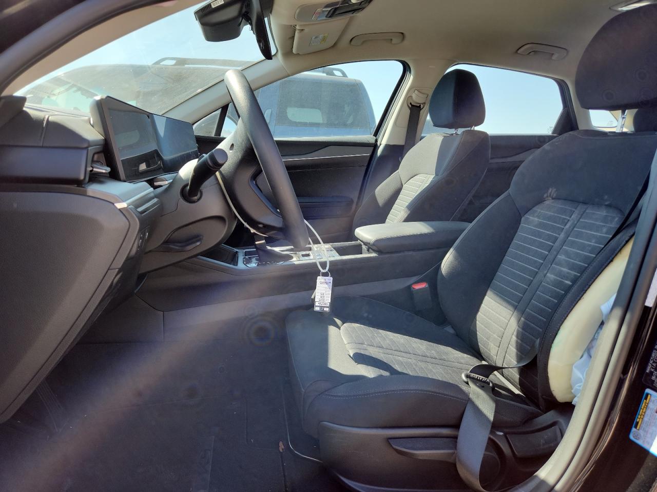 2025 Kia K5 Lxs VIN: KNAG24J76S5301919 Lot: 70652895