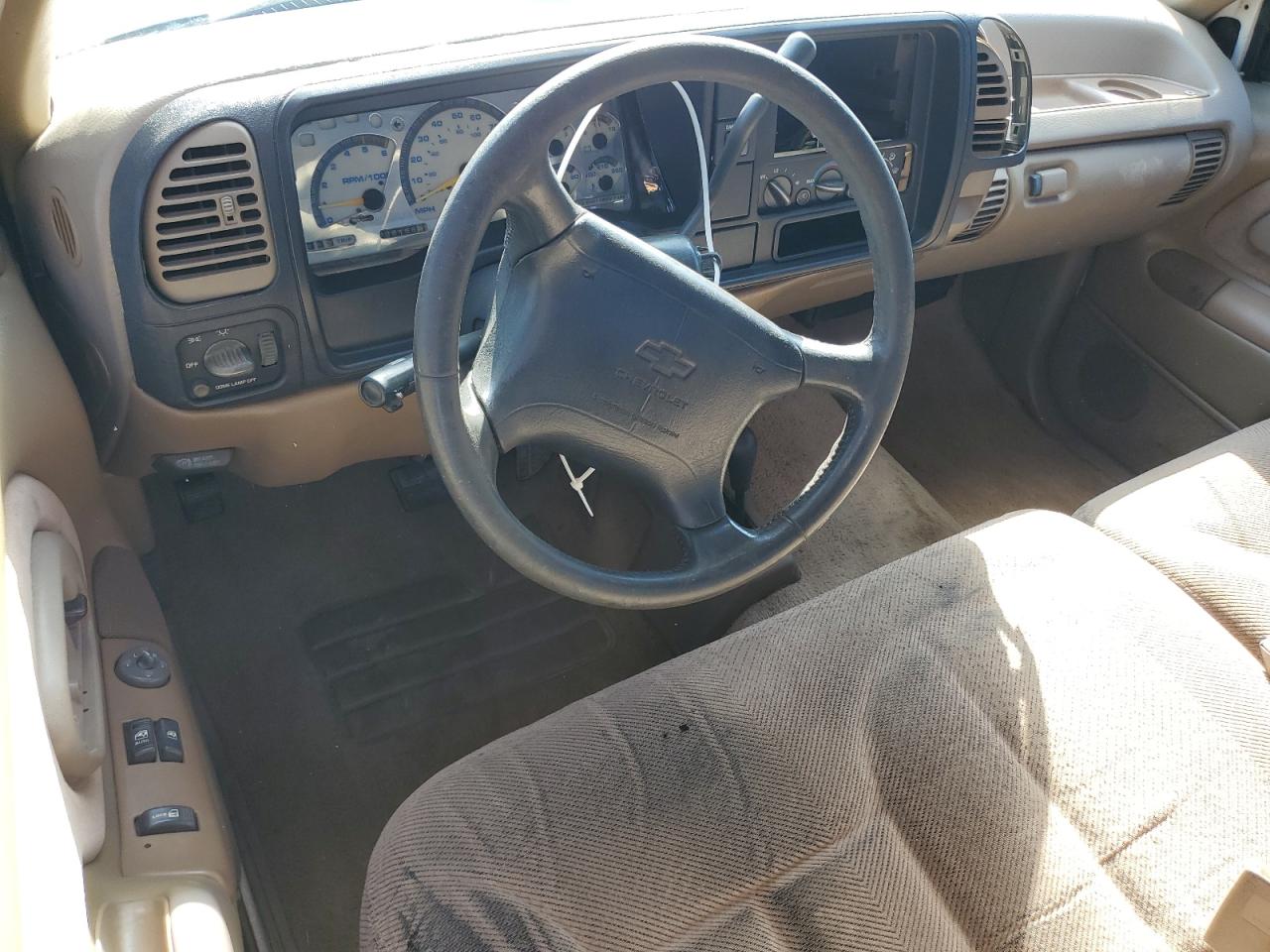 1995 Chevrolet Gmt-400 K1500 VIN: 1GCEK14K9SZ190347 Lot: 84213125