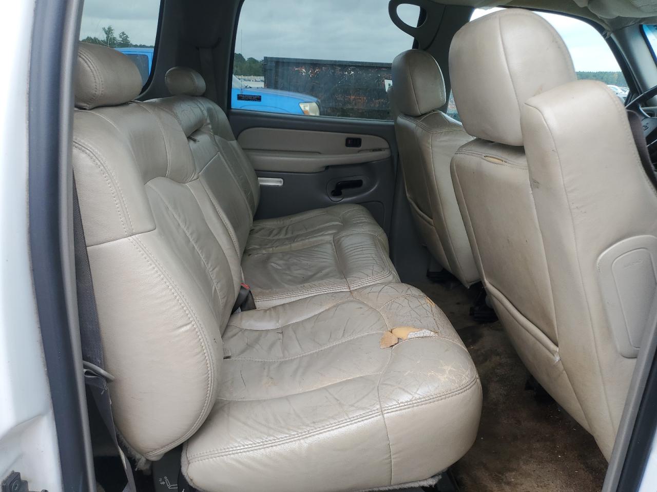 2002 Chevrolet Suburban C1500 VIN: 3GNEC16Z12G256159 Lot: 81876025