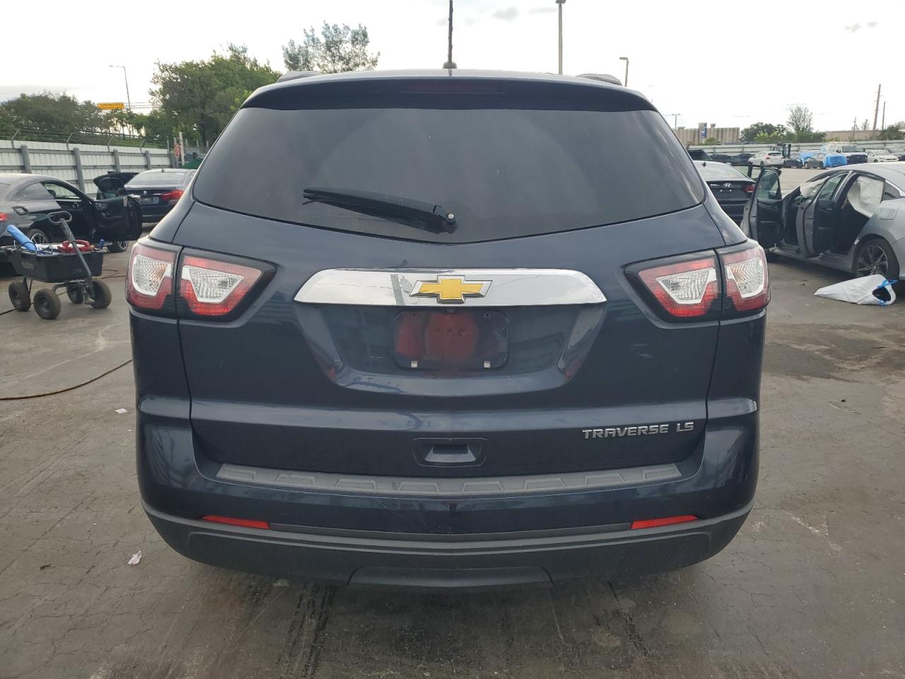 2015 Chevrolet Traverse Ls VIN: 1GNKRFED3FJ298521 Lot: 81666925