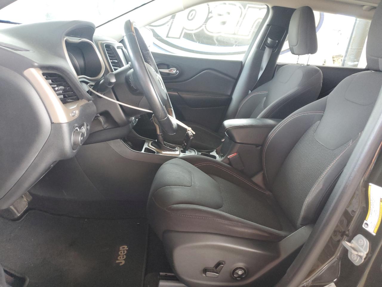 2016 Jeep Cherokee Latitude VIN: 1C4PJLCB3GW307406 Lot: 81758855