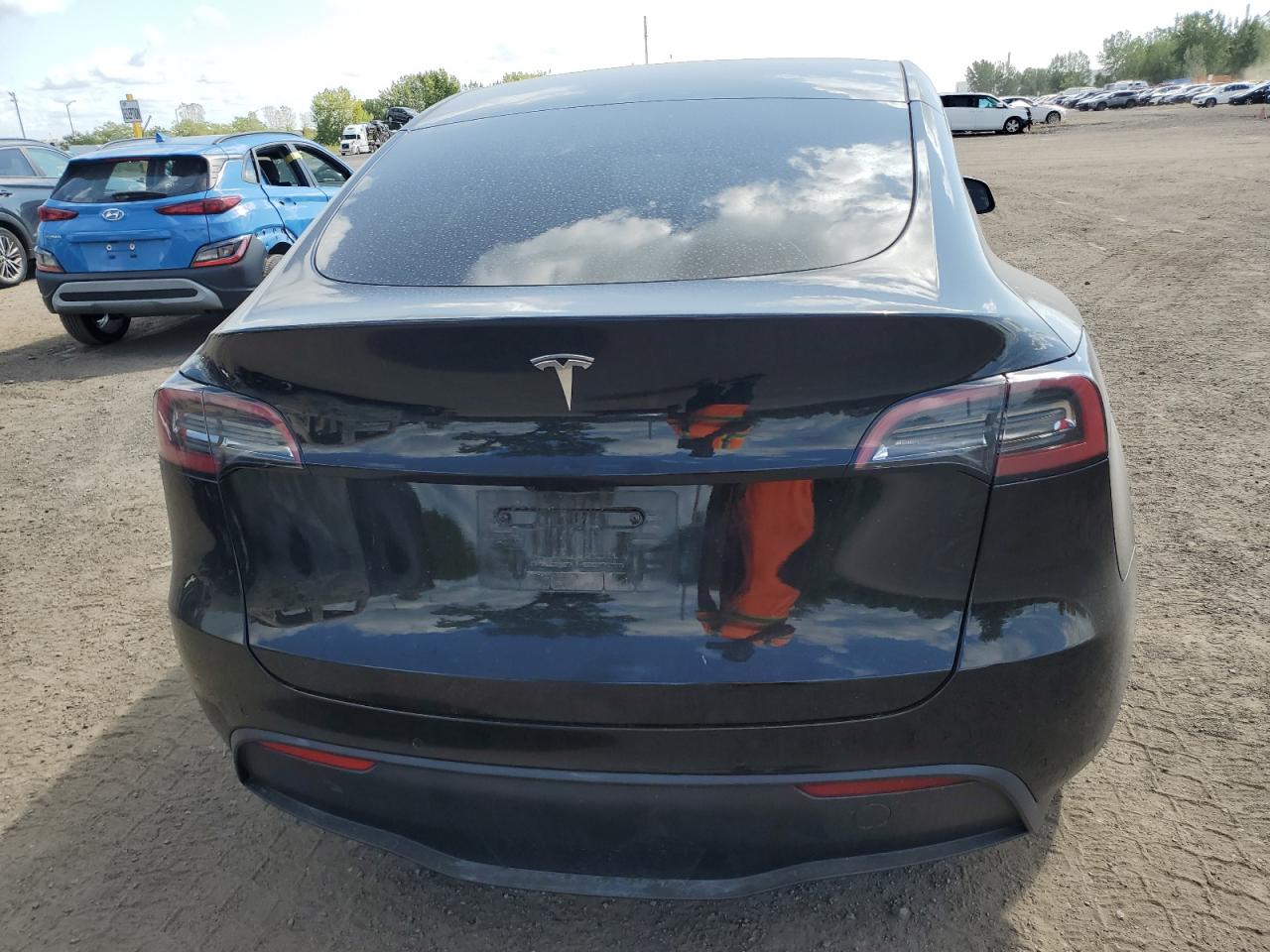 2022 Tesla Model Y VIN: 7SAYGDEE6NF385358 Lot: 72013555