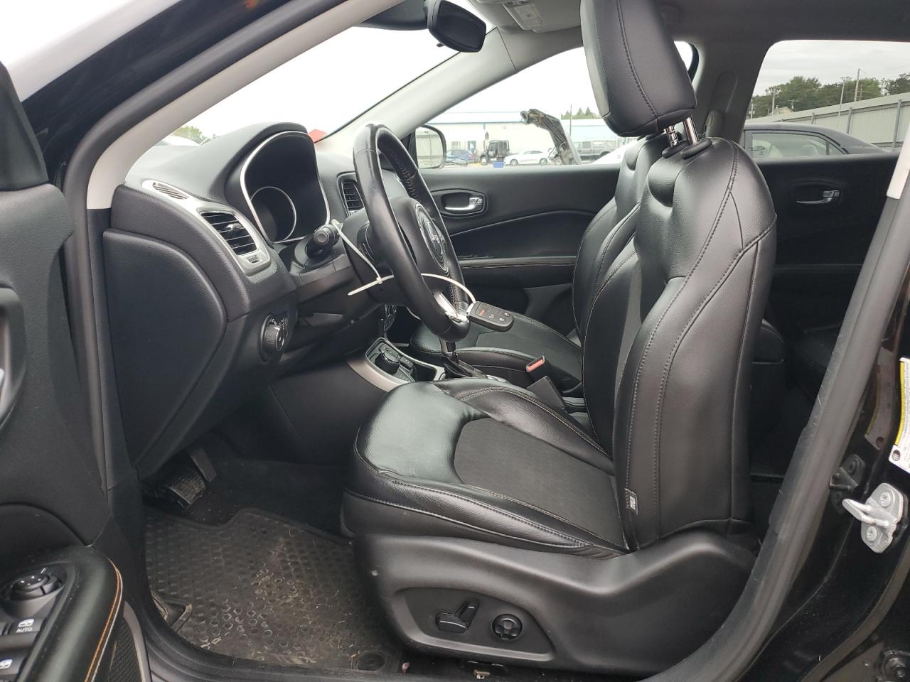 2018 Jeep Compass Latitude VIN: 3C4NJDBB2JT167926 Lot: 82072915