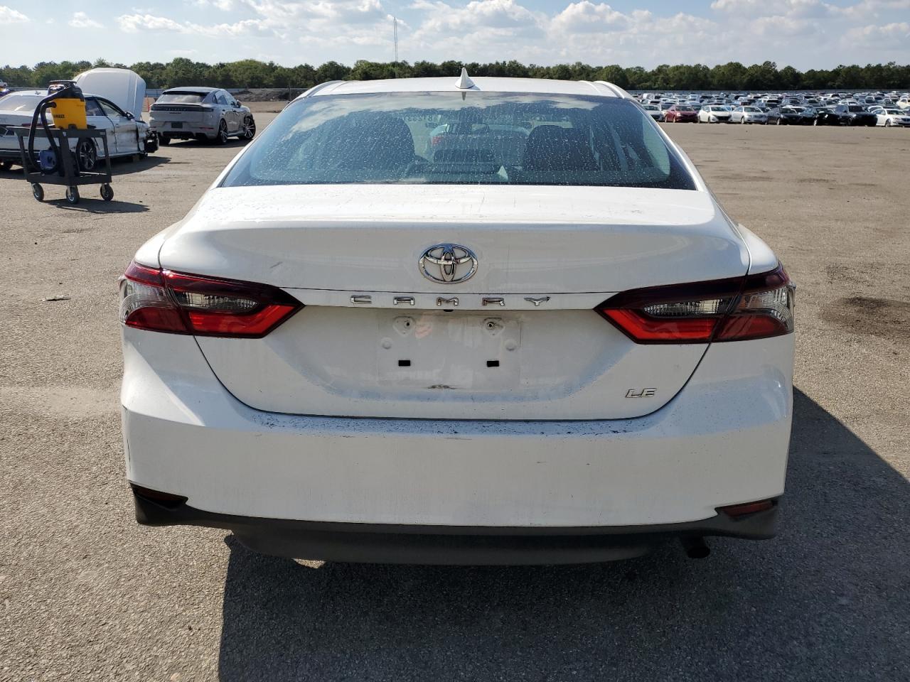 2022 Toyota Camry Le VIN: 4T1C11AK8NU049667 Lot: 81233145