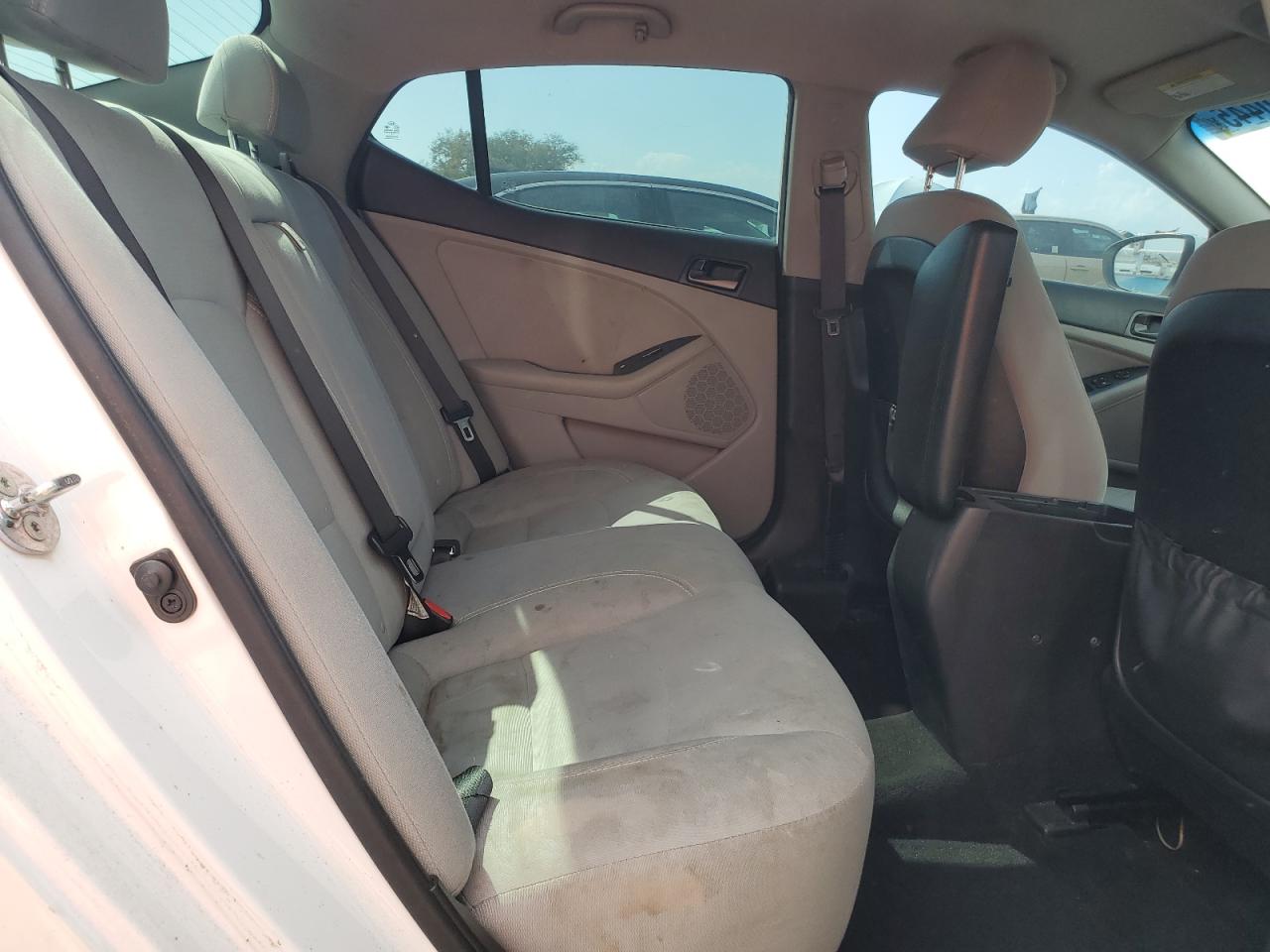 2014 Kia Optima Lx VIN: 5XXGM4A7XEG261177 Lot: 81470445