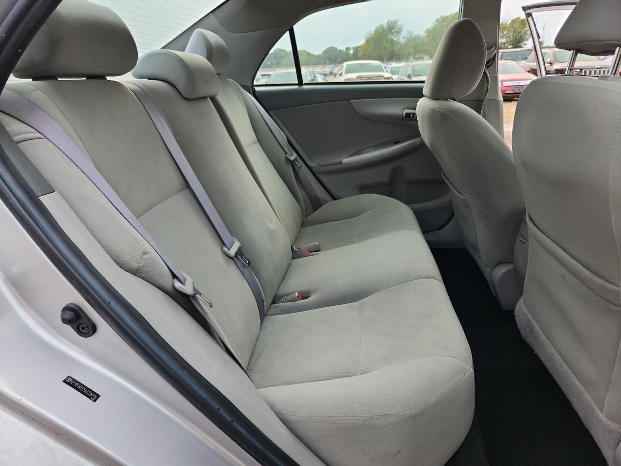 2010 Toyota Corolla Base VIN: 2T1BU4EE5AC318518 Lot: 81725515