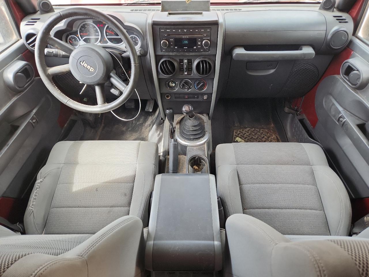 2007 Jeep Wrangler Sahara VIN: 1J8GA591X7L105828 Lot: 81089925