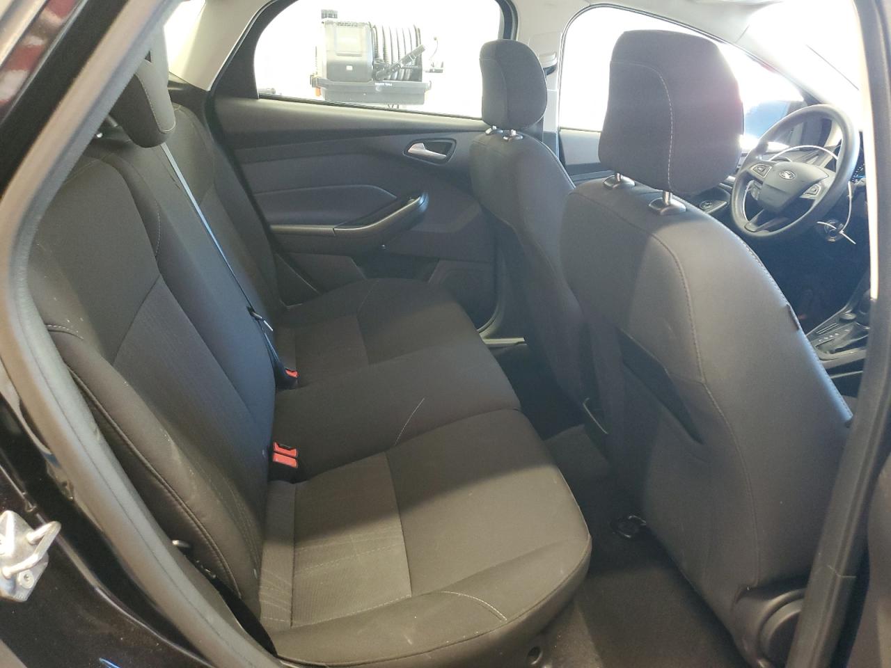 2018 Ford Focus Se VIN: 1FADP3K2XJL207627 Lot: 81615755