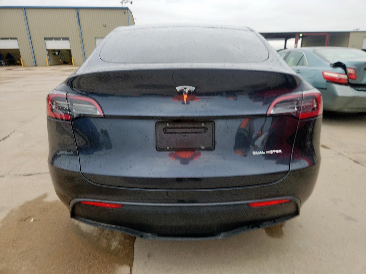 2024 Tesla Model Y VIN: 7SAYGAEEXRF084368 Lot: 71813985