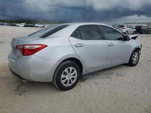 TOYOTA COROLLA 2017 Серебристый