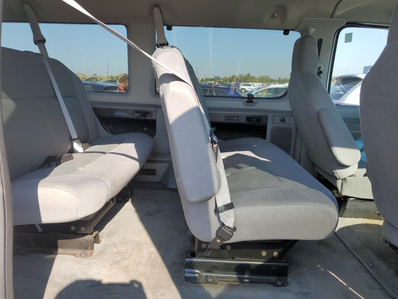 2011 Ford Econoline E350 Super Duty Wagon VIN: 1FBNE3BL0BDB12958 Lot: 81040055
