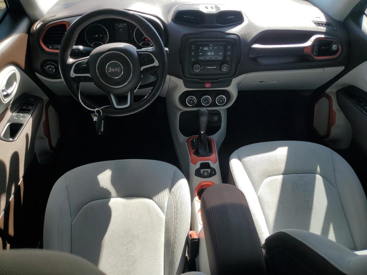 2017 Jeep Renegade Latitude VIN: ZACCJABB0HPF06125 Lot: 81496605