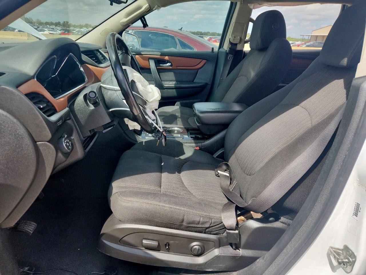 2017 Chevrolet Traverse Lt VIN: 1GNKRGKD2HJ173992 Lot: 83779585