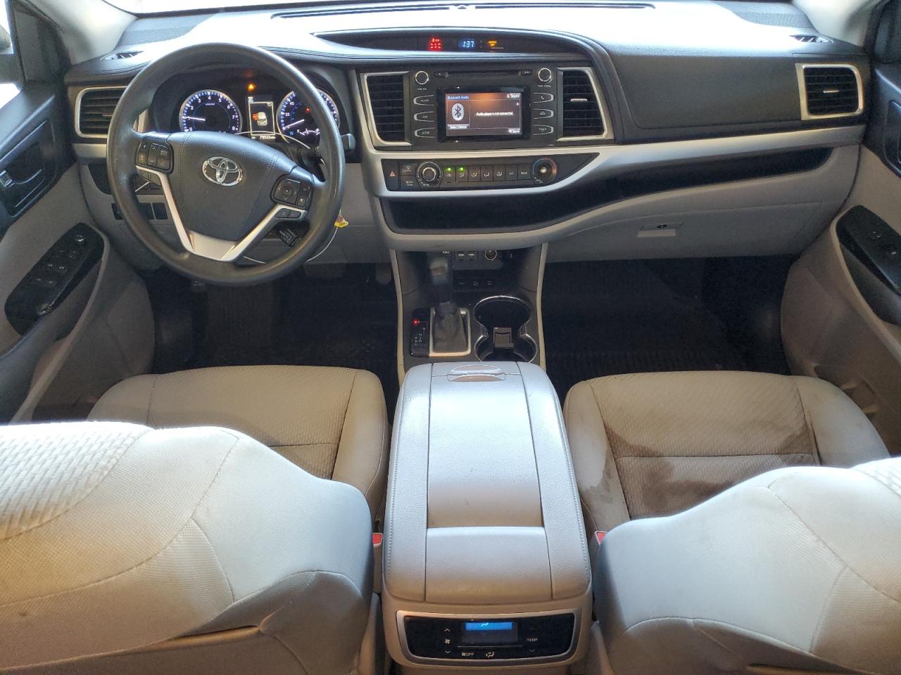 2019 Toyota Highlander Le VIN: 5TDBZRFH4KS958445 Lot: 80706275