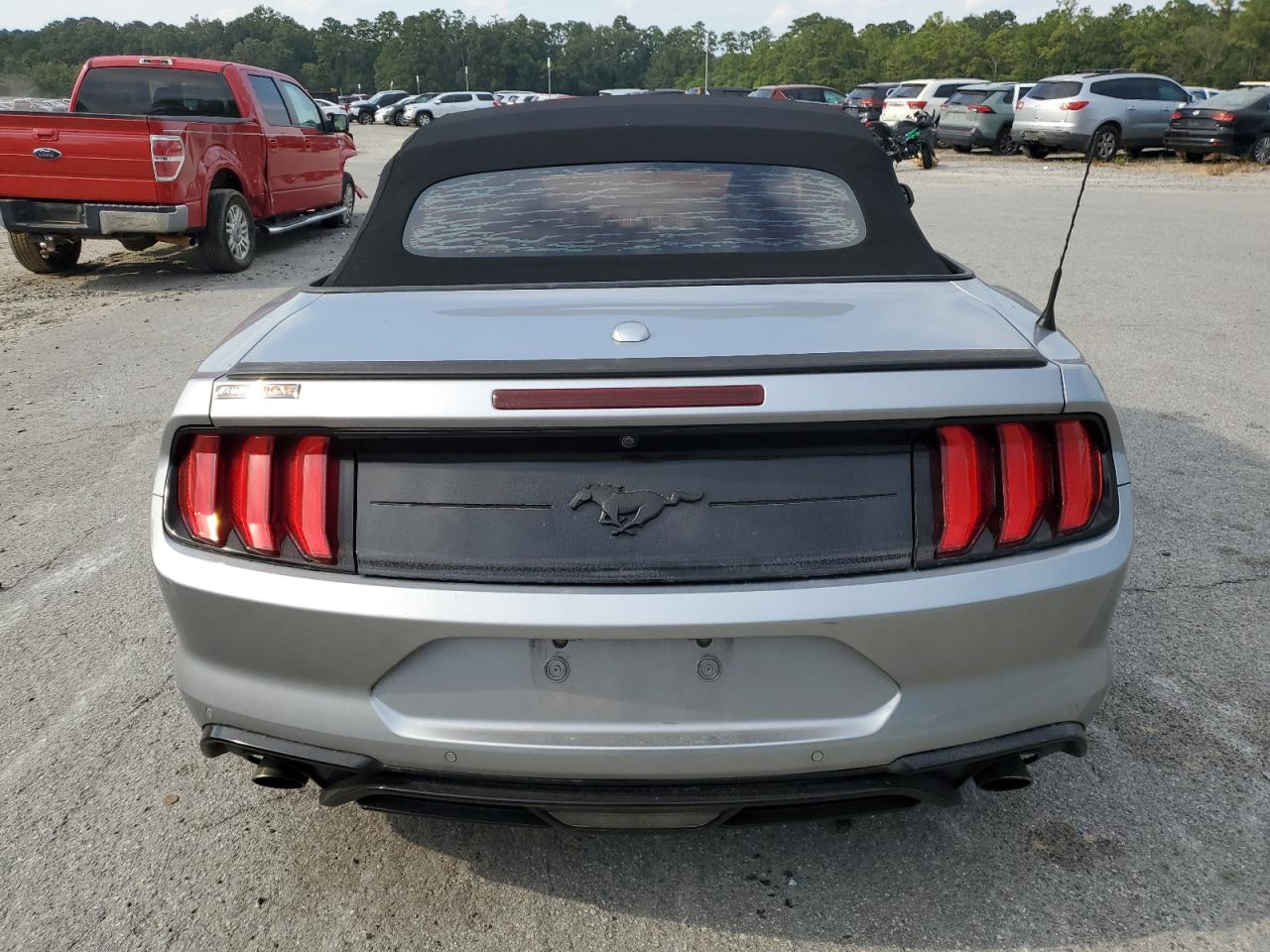 2020 Ford Mustang VIN: 1FATP8UH6L5126092 Lot: 81371405