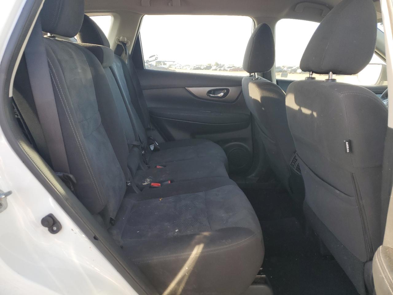 2016 Nissan Rogue S VIN: KNMAT2MV3GP692267 Lot: 80460415