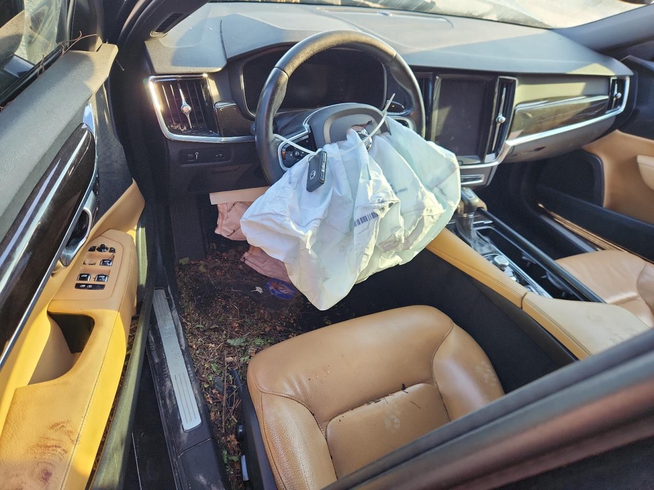 2018 Volvo S90 T5 Momentum VIN: LVY982AK8JP038671 Lot: 83830245