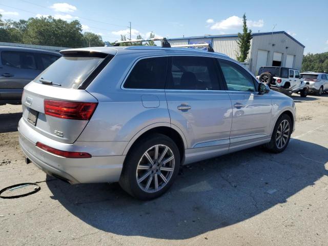  AUDI Q7 2018 Серебристый