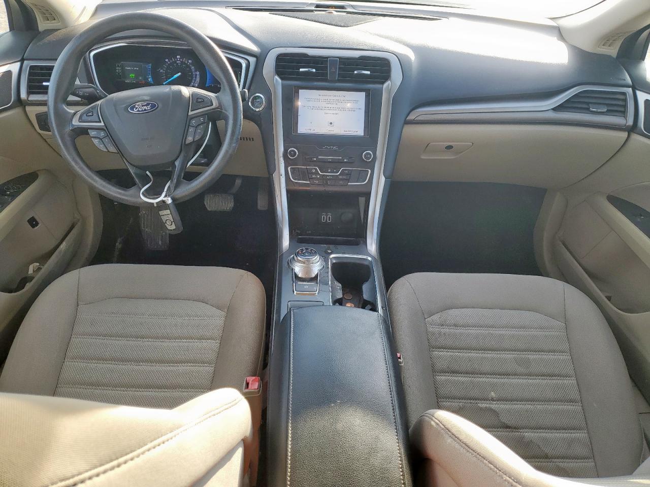 2019 Ford Fusion Se VIN: 3FA6P0LUXKR256613 Lot: 84398415