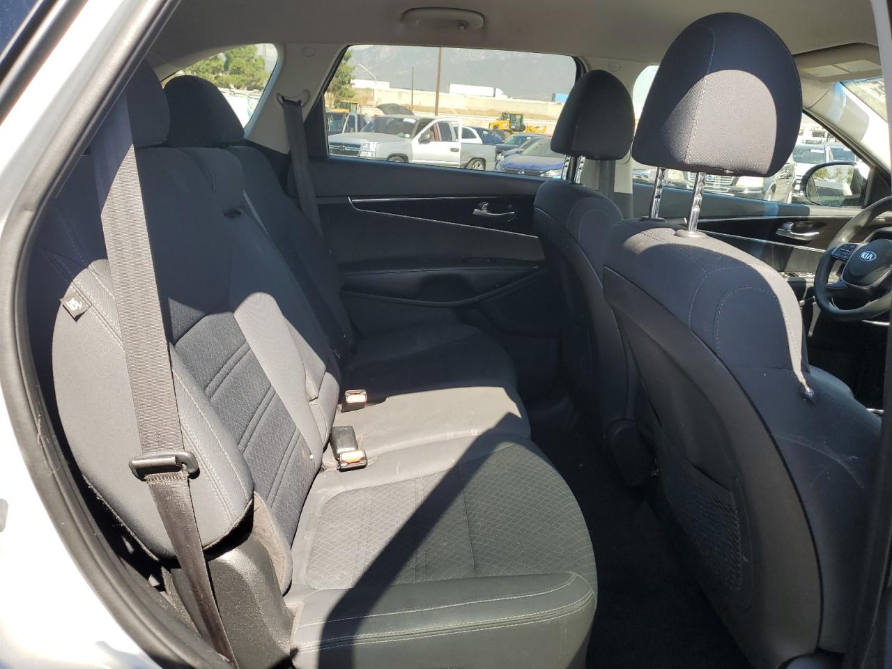 2019 Kia Sorento L VIN: 5XYPG4A34KG520189 Lot: 80807715