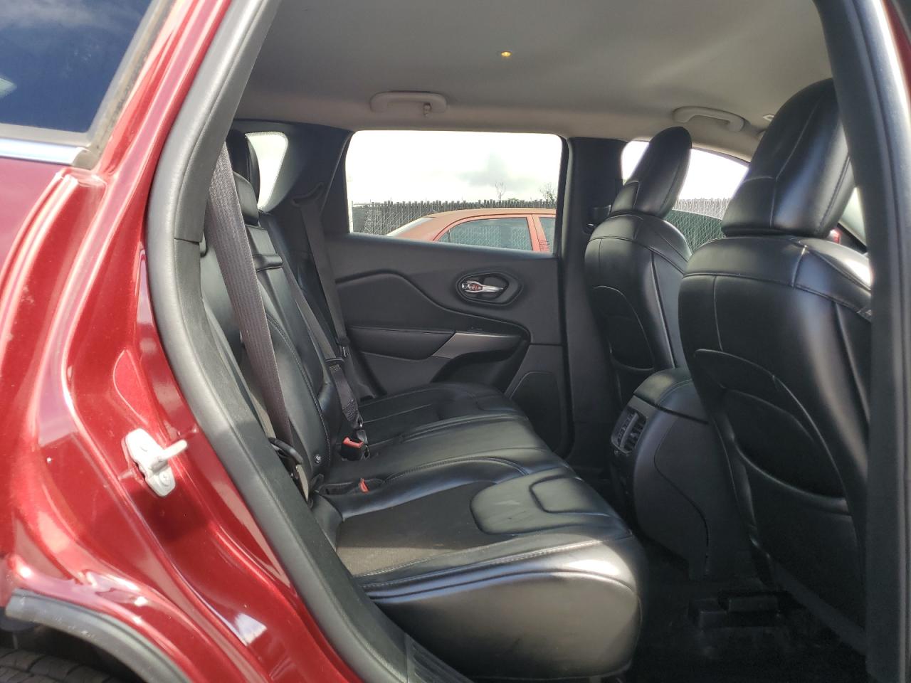 2019 Jeep Cherokee Latitude Plus VIN: 1C4PJLLB7KD202307 Lot: 69693725