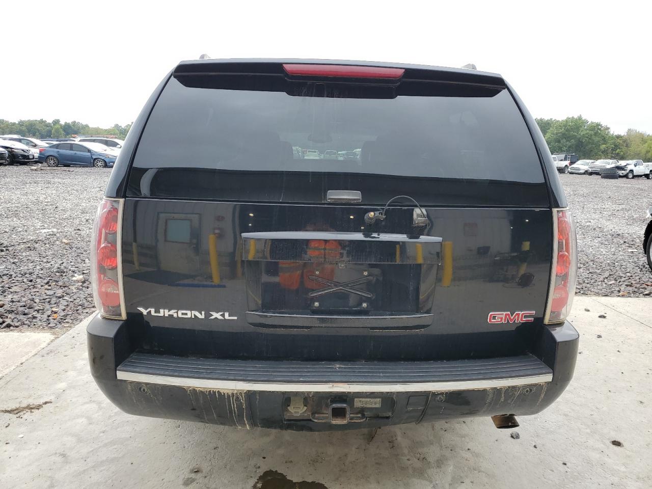 2007 GMC Yukon Xl Denali VIN: 1GKFK66857J311291 Lot: 84000925