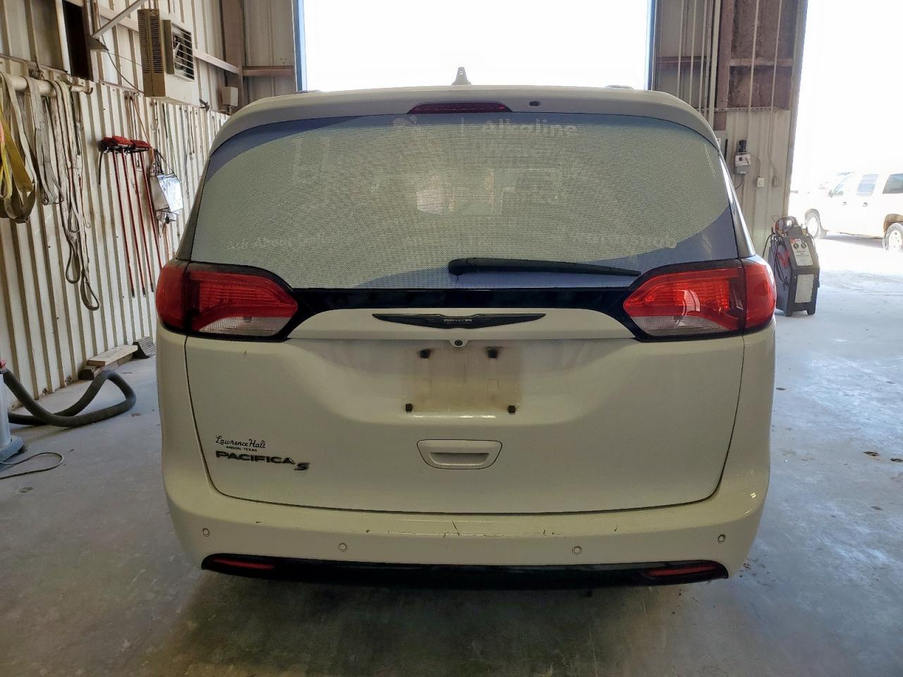 2018 Chrysler Pacifica Touring L VIN: 2C4RC1BG5JR182574 Lot: 81159295