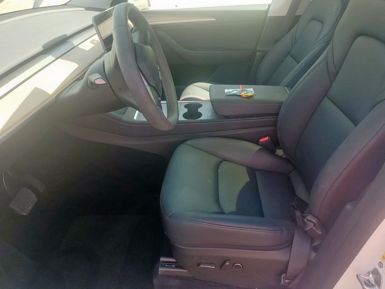 2025 Tesla Model Y VIN: 7SAYGDED2SA379489 Lot: 71498545