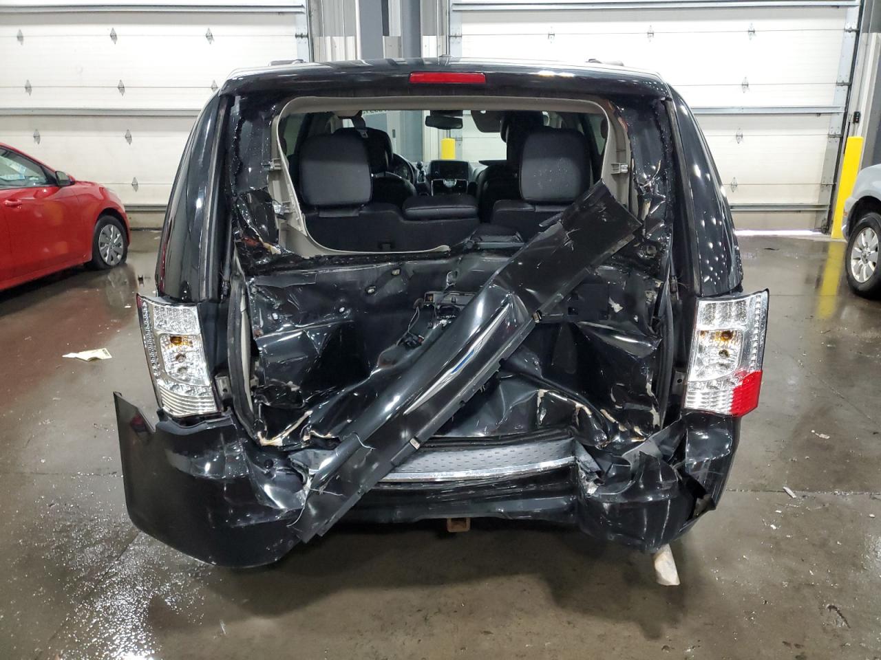 2015 Chrysler Town & Country Touring L VIN: 2C4RC1CG1FR742645 Lot: 83799915