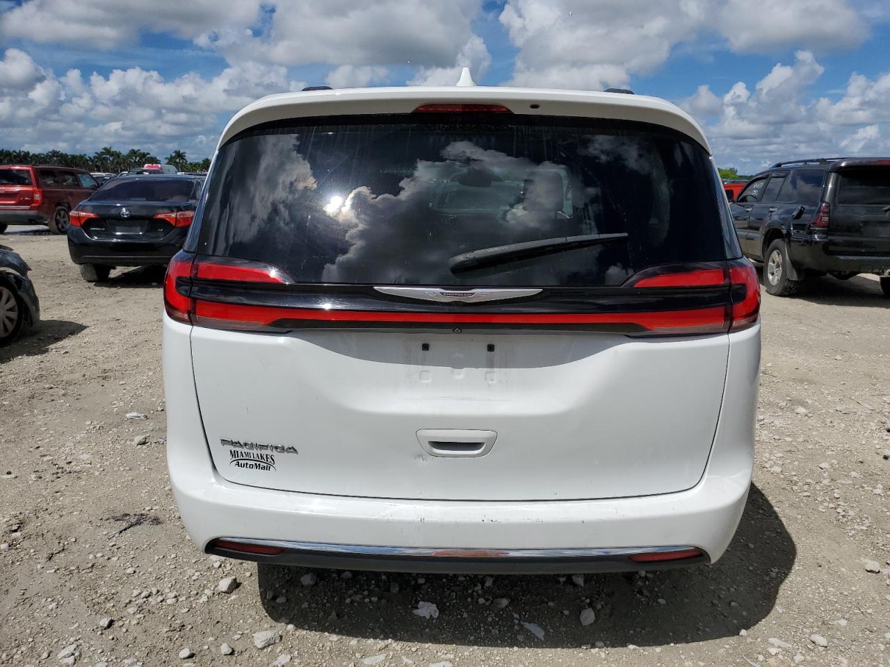 2022 Chrysler Pacifica Touring L VIN: 2C4RC1BG6NR169211 Lot: 81329345