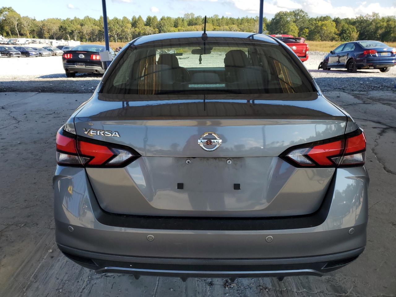 2020 Nissan Versa S VIN: 3N1CN8BV7LL827512 Lot: 81897525