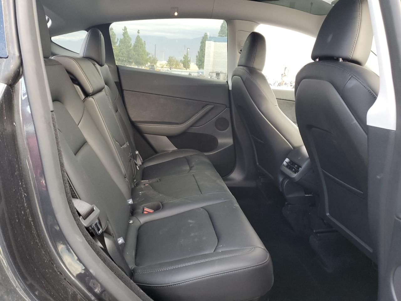 2025 Tesla Model Y VIN: 7SAYGDEEXSF291530 Lot: 81157765