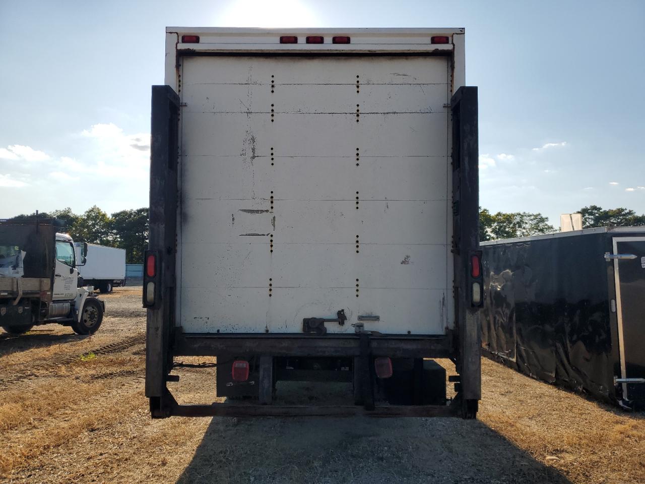 2001 International 4000 4700 VIN: 1HTSCABM01H388620 Lot: 80657145