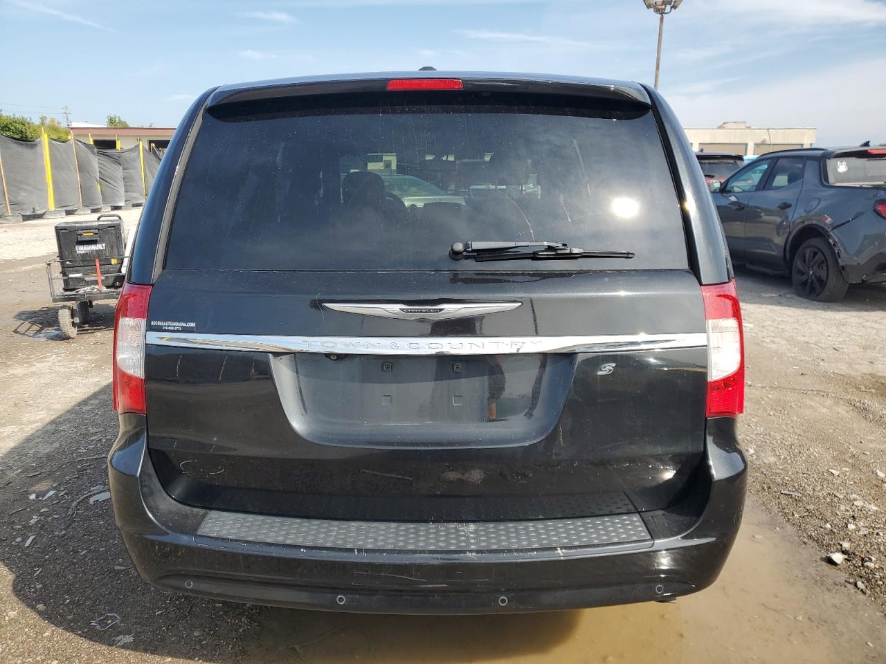 2014 Chrysler Town & Country S VIN: 2C4RC1HG8ER201356 Lot: 70667095