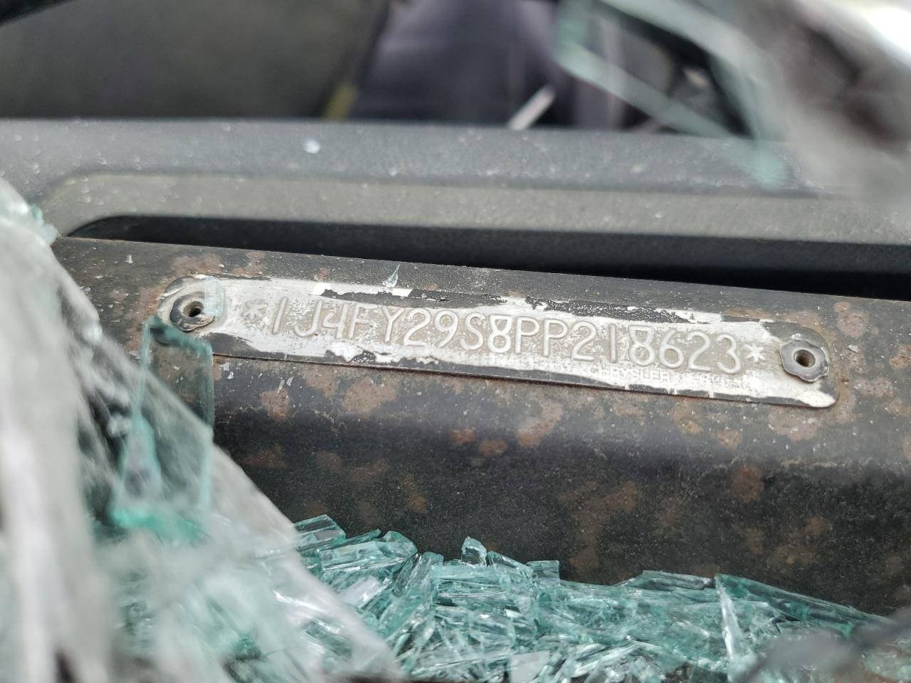 1993 Jeep Wrangler / Yj VIN: 1J4FY29S8PP218623 Lot: 83761635