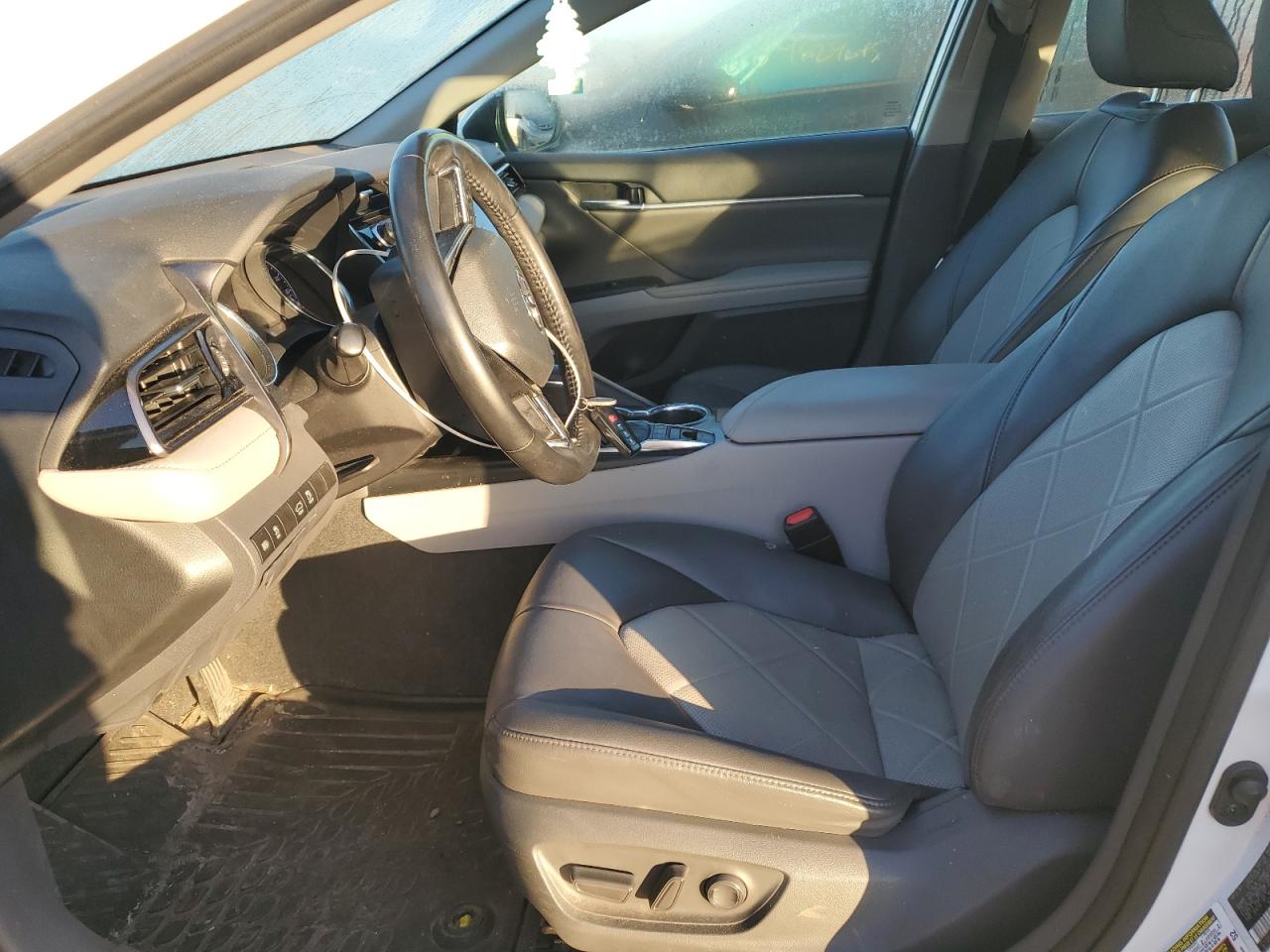 2019 Toyota Camry L VIN: 4T1B11HK9KU741935 Lot: 84038715