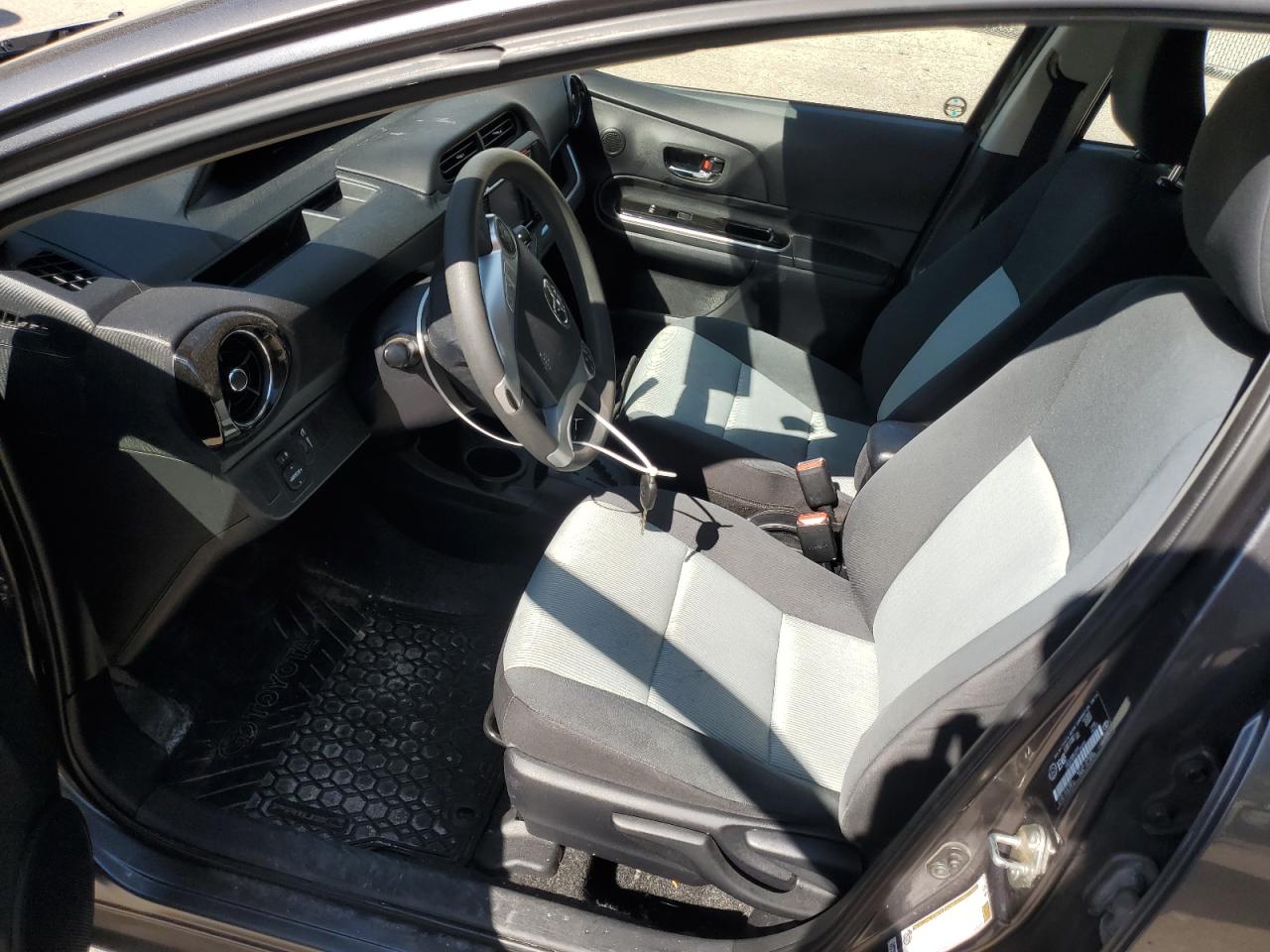 2016 Toyota Prius C VIN: JTDKDTB37G1126592 Lot: 83773155