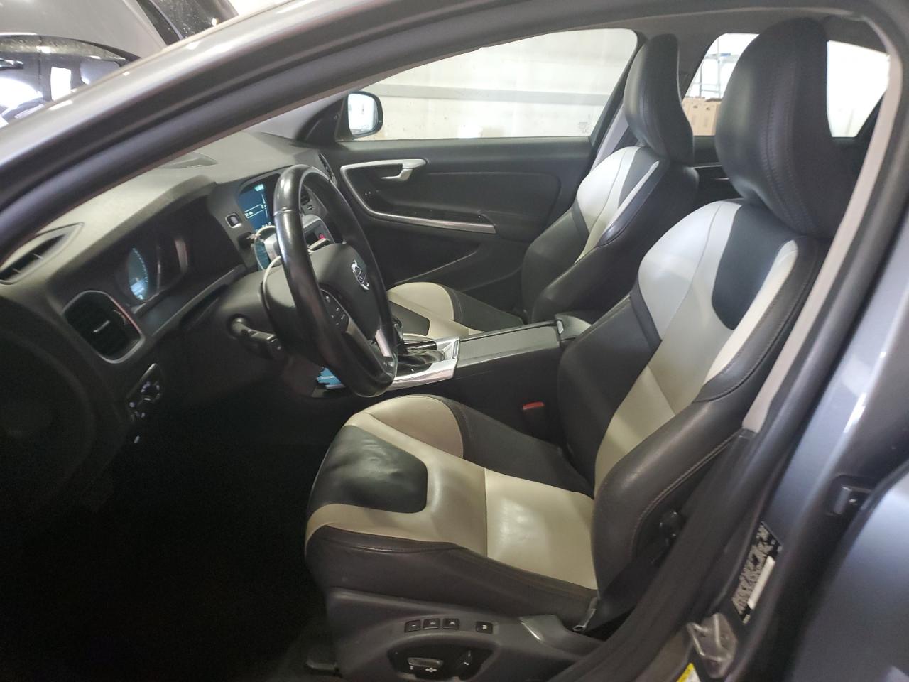 2016 Volvo S60 Cross Country T5 VIN: YV4612UM2G2000755 Lot: 83839815