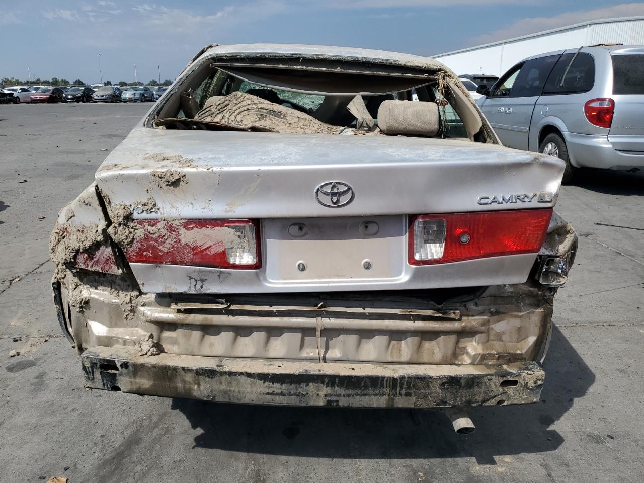 2000 Toyota Camry Ce VIN: 4T1BG22K6YU751327 Lot: 71103095