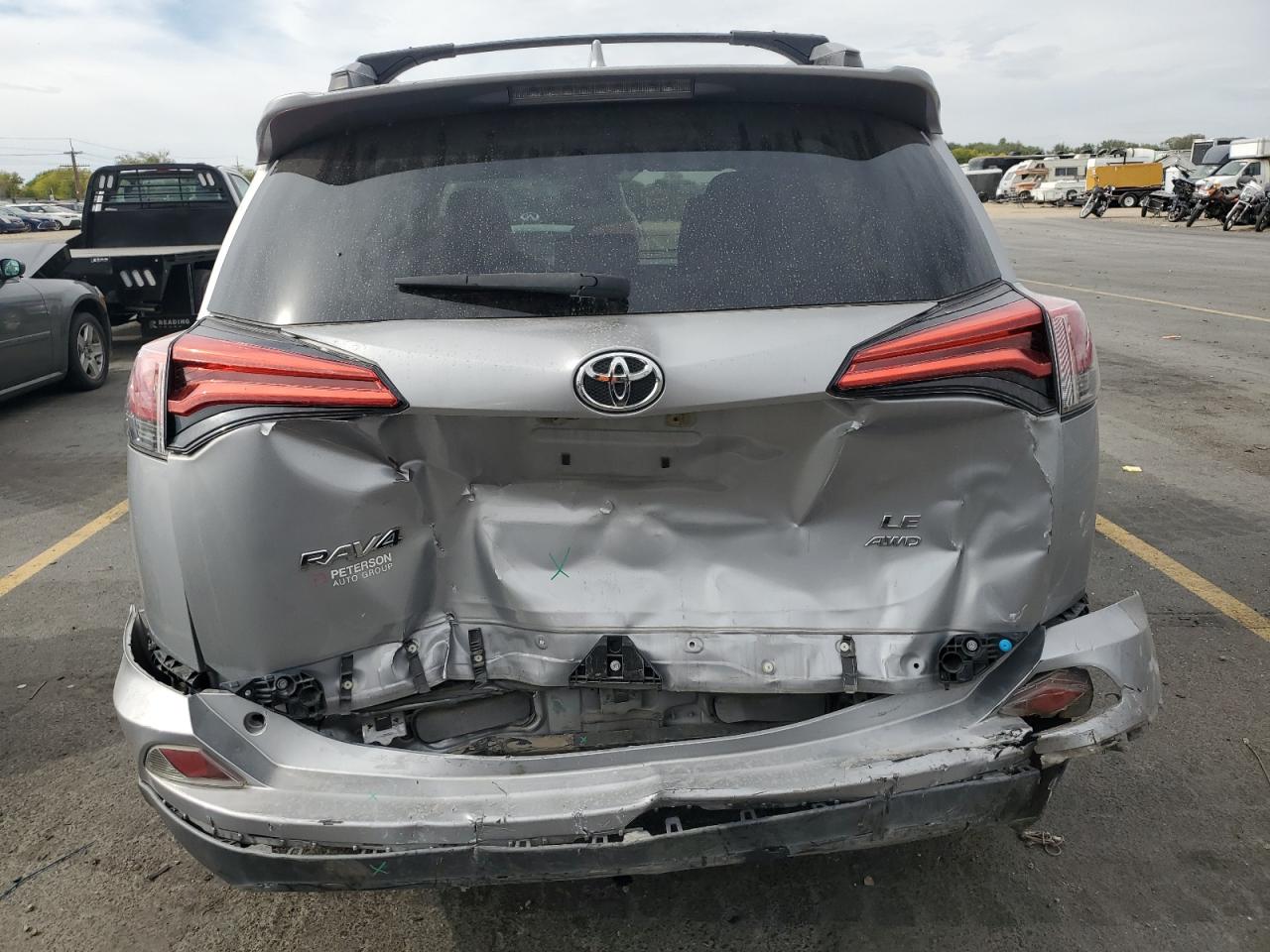 2017 Toyota Rav4 Le VIN: 2T3BFREV0HW604266 Lot: 81870805